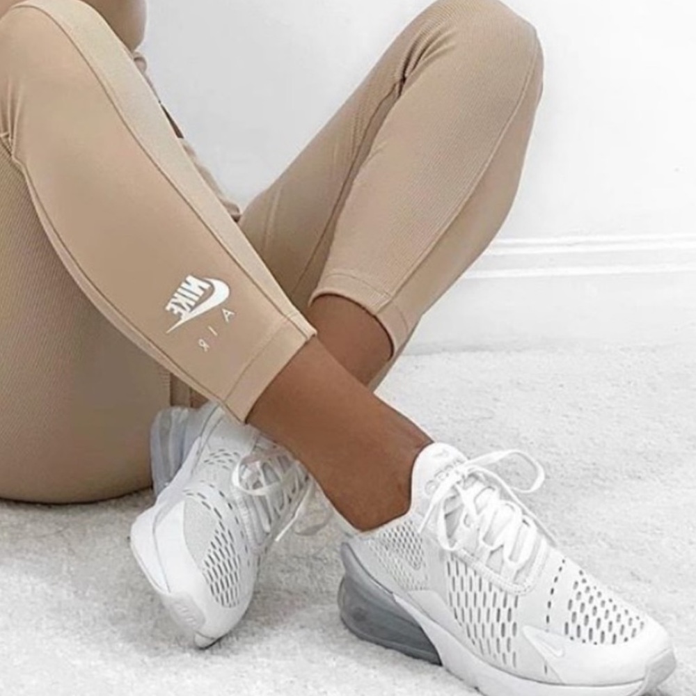 Nike Air Max 270 - Picture 3 of 8